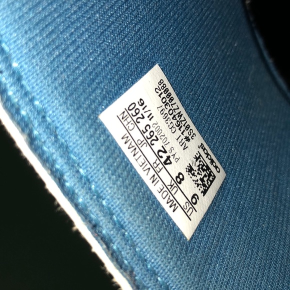 adidas slides - Picture 3 of 3